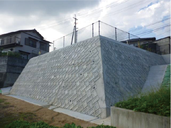 敷地造成工事（ブロック積み）